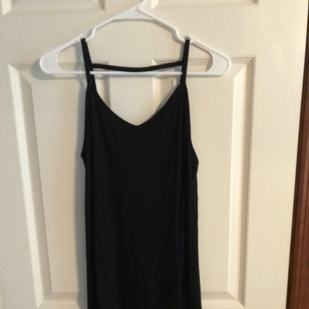 Black sleeveless dress